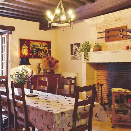 Holiday Moulin De Turlet J-569
